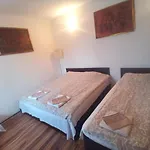 за гости алба Kazanlŭk