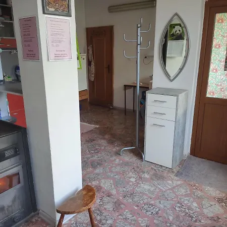 Pensionat за гости алба Kazanlŭk