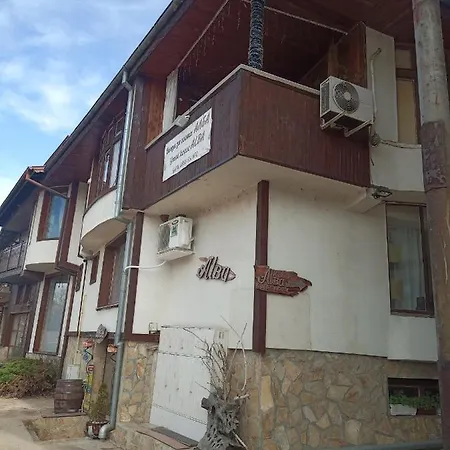 за гости алба Pensiune Kazanlŭk