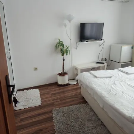 за гости алба Pensiune Kazanlŭk